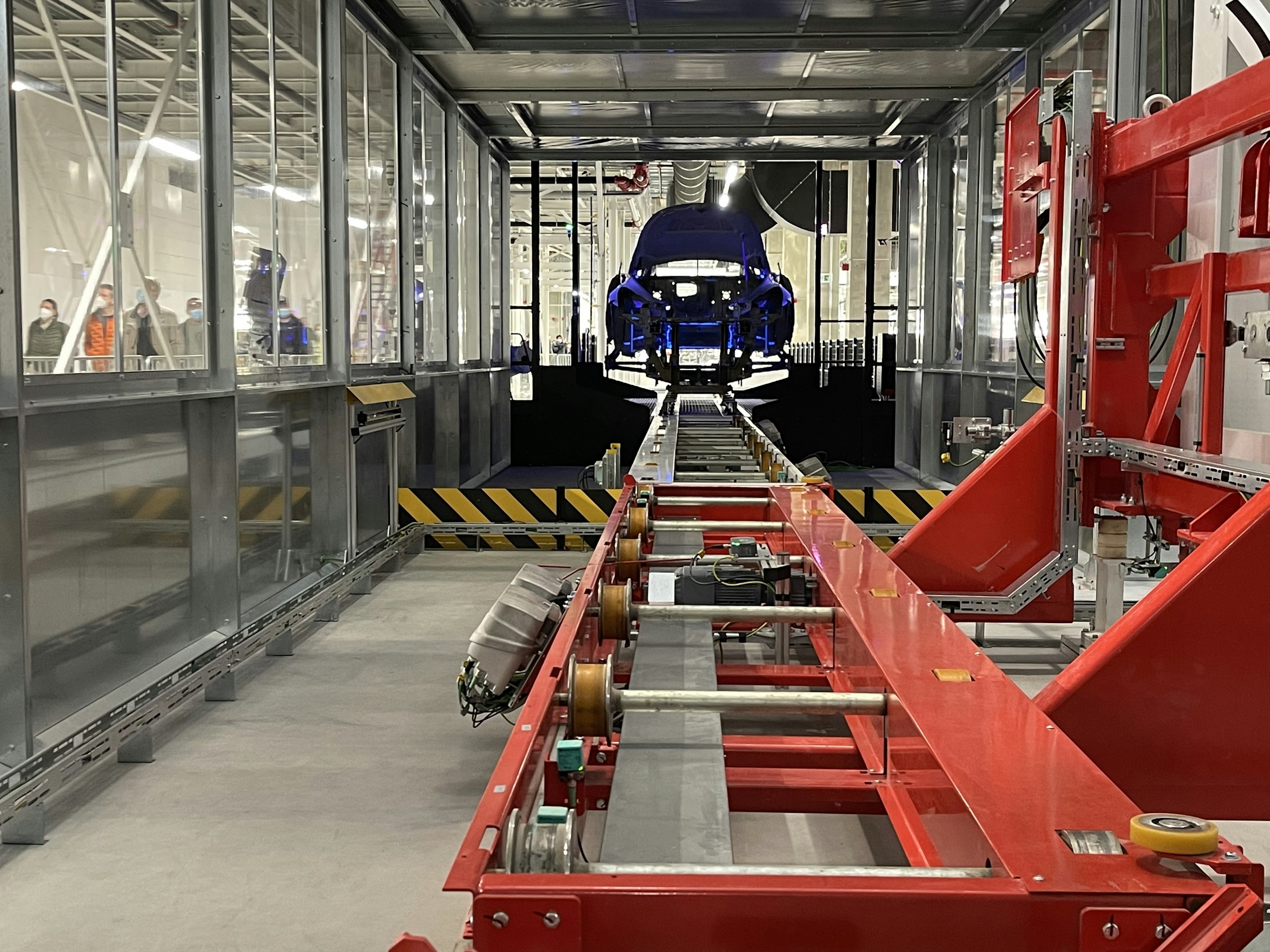 Elon Musk oznámil, že SpaceX začne sama odlévat lopatky plynových turbín pro AI datacentra: Bastrop foundry má zkrátit dodávky až o 18 měsíců, Tesla akcie prorazily rezistenci 365 dolarů a rally přepisuje energetický narativ obou firem