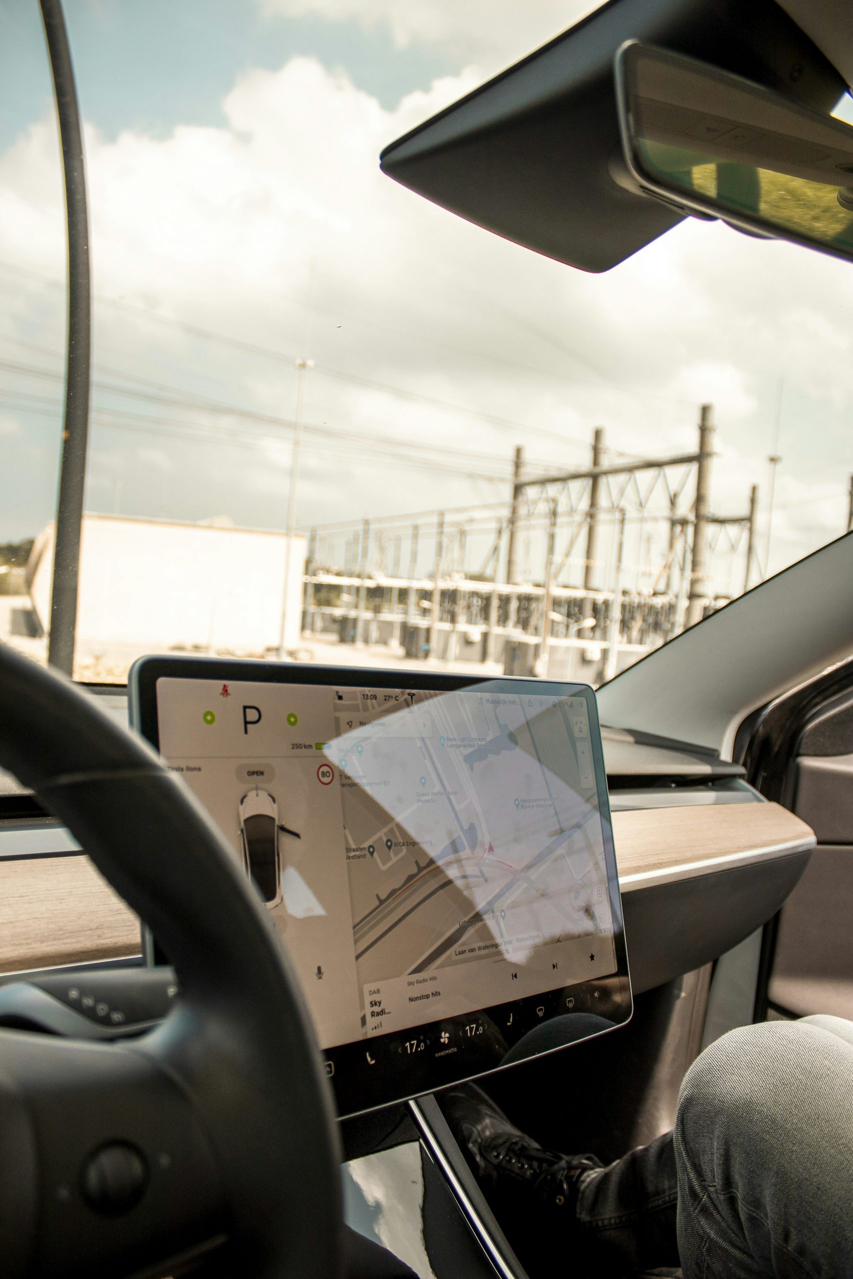 Aktualizace 2026.27.5: FSD 14.3.9 dává vaší Tesle mozek Robotaxi